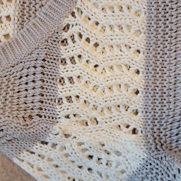 Gap sweater - Picture 3 of 3